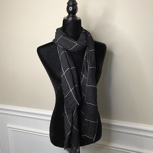 Brand New Black & White Viscose Plaid Hijab/Scarf